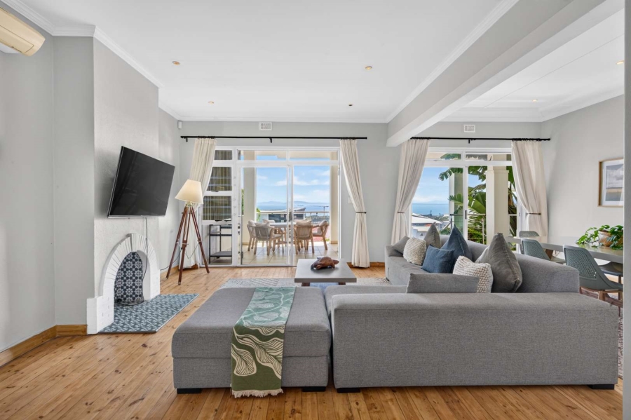 2 Bedroom Property for Sale in Green Point Western Cape